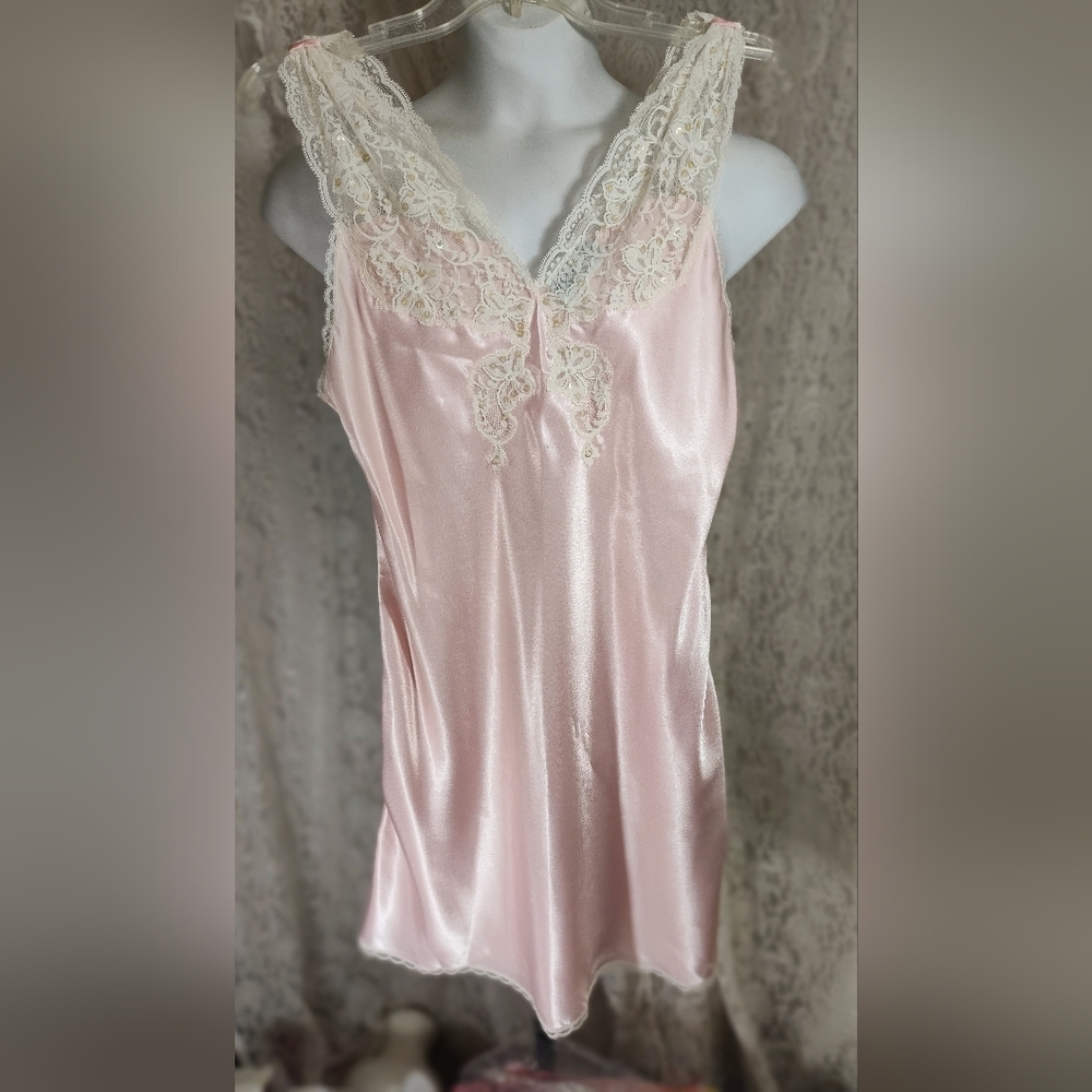 Val Mode Sexy Pink Satin & Lace Trim Nightgown